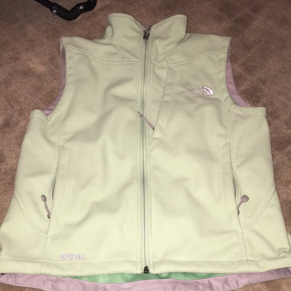 Green north face vest